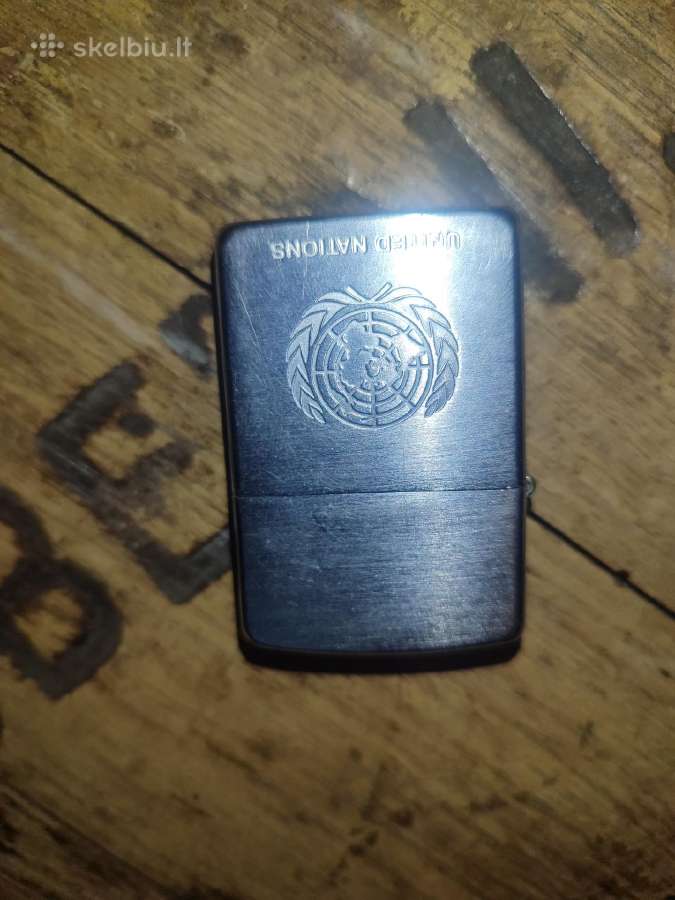 Senas zippo žiebtuvėlis