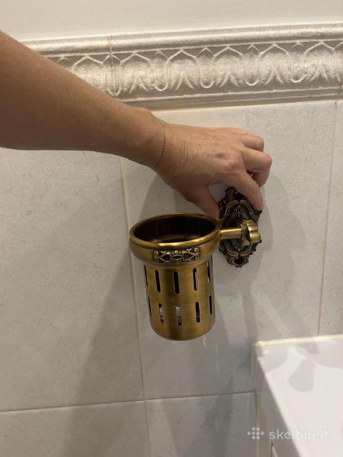 Vonios priemonių laikiklis bronzos spalvos
