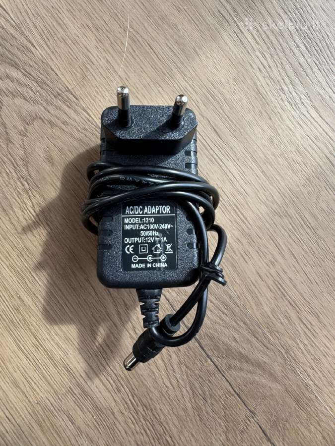 Pakrovėjas adapteris 1a