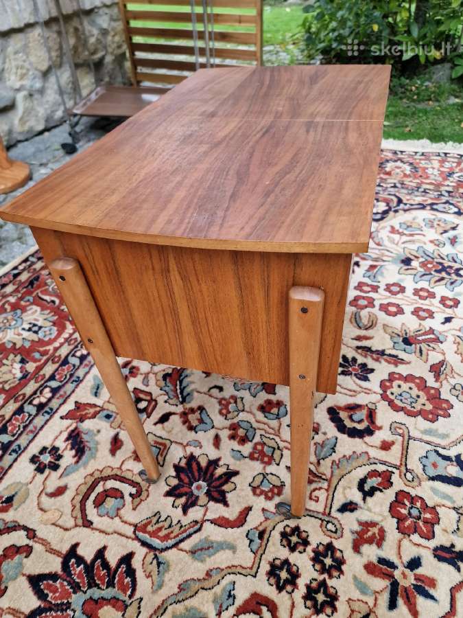 Vintažinis mid century rankdarbių staliukas - nuotraukos Nr. 2
