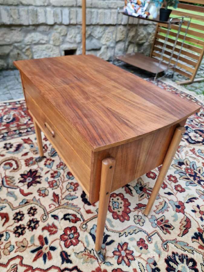 Vintažinis mid century rankdarbių staliukas - nuotraukos Nr. 8