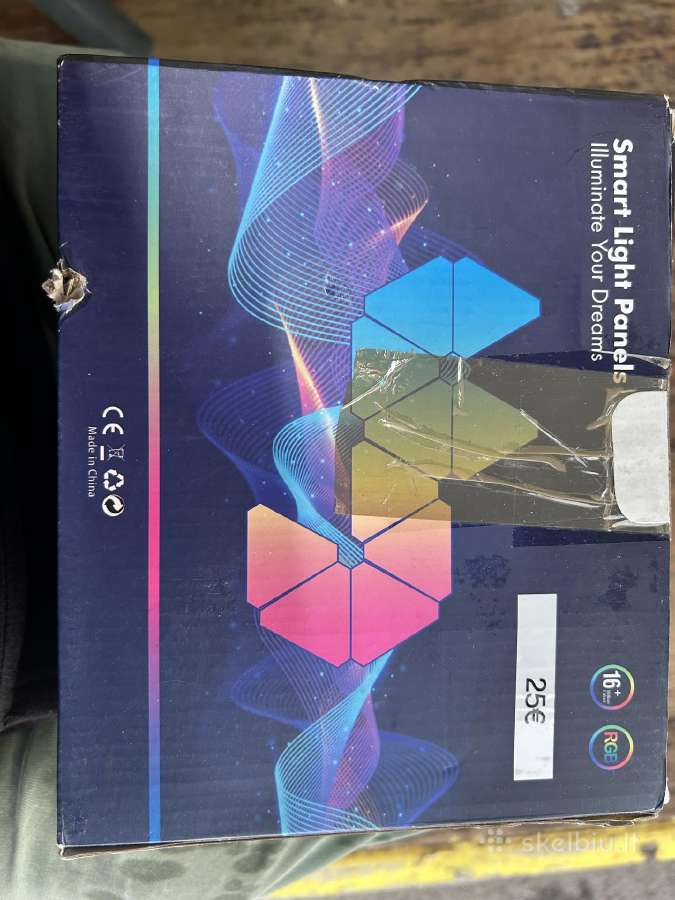 LED Rgb trikampes paneles.