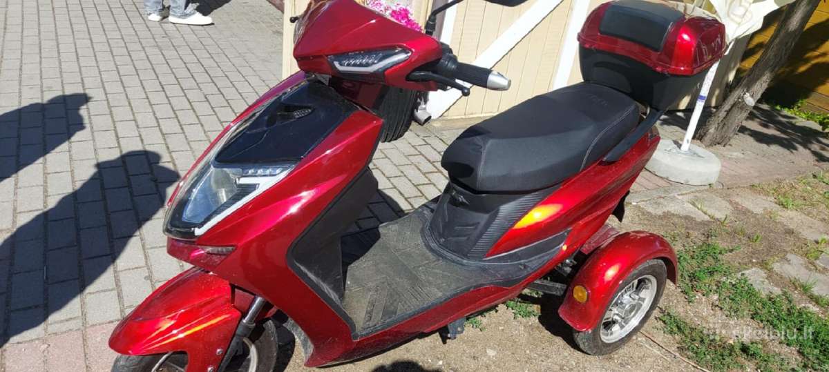 Parduodu elektkini motoroleri kaina 950 eurų - nuotraukos Nr. 2