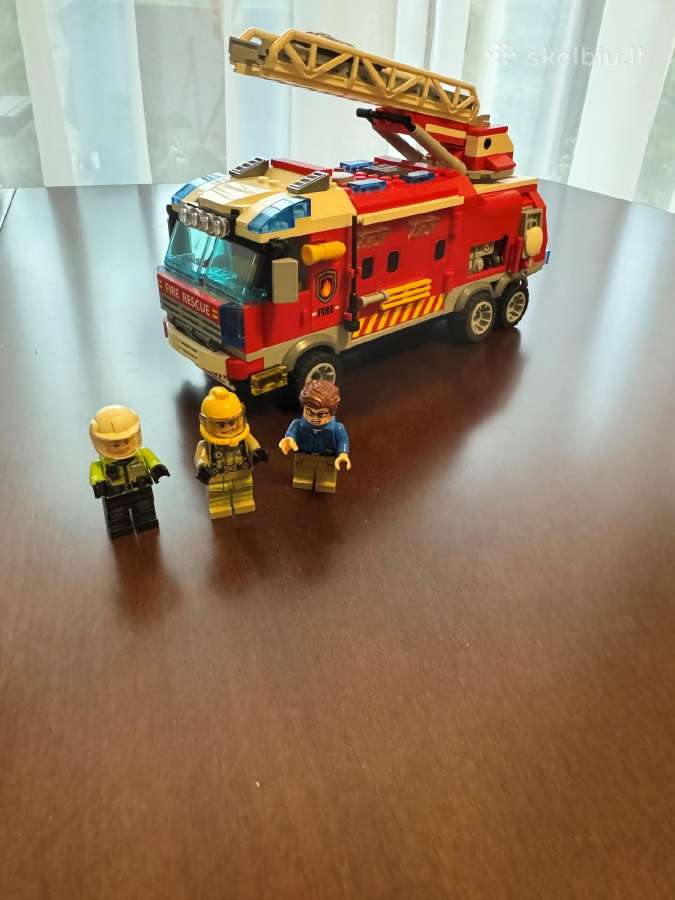 Lego City_gaisrinė mašina su kopėčiomis