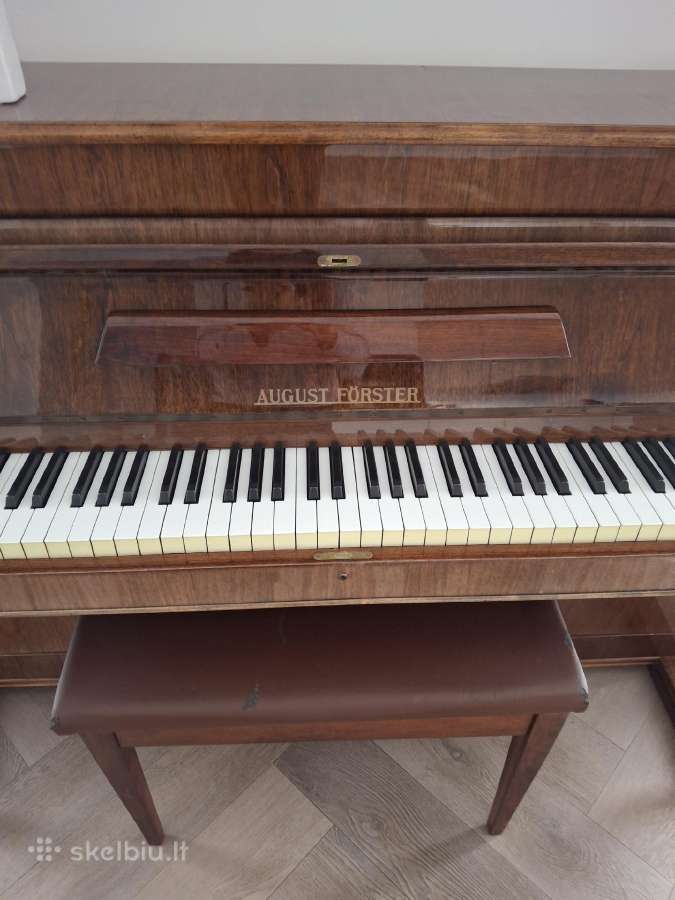 Parduodu pianiną