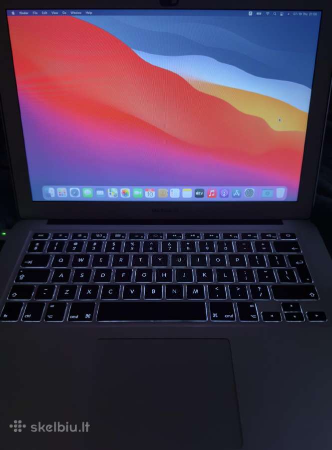 MacBook Air 13 (early 2015) su pakrovėju