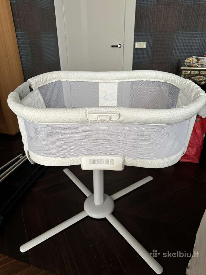 Lovyte Halo Bassinest Swivel Sleeper