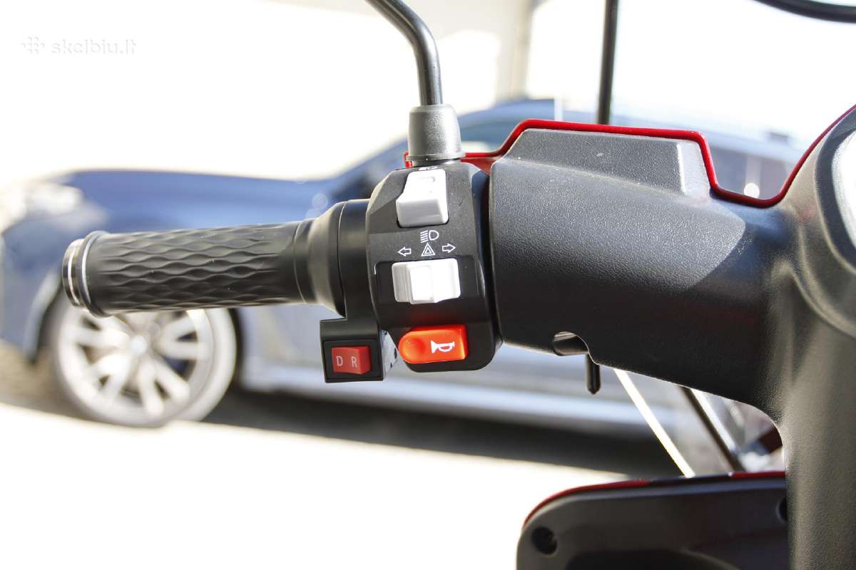 Elektrinis triratis Skut F1 Max Su Stogeliu - nuotraukos Nr. 16