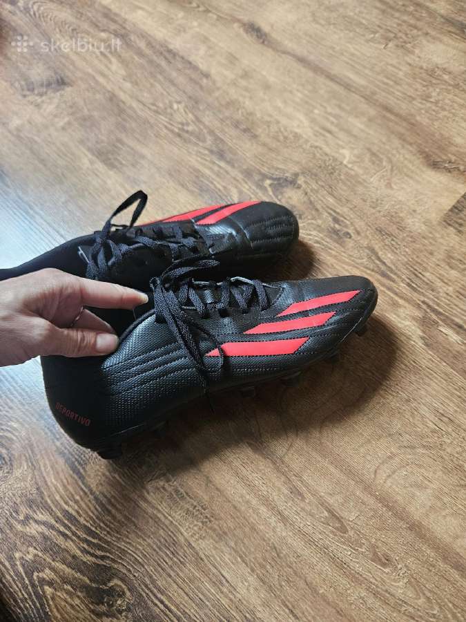 Adidas futbolo bateliai