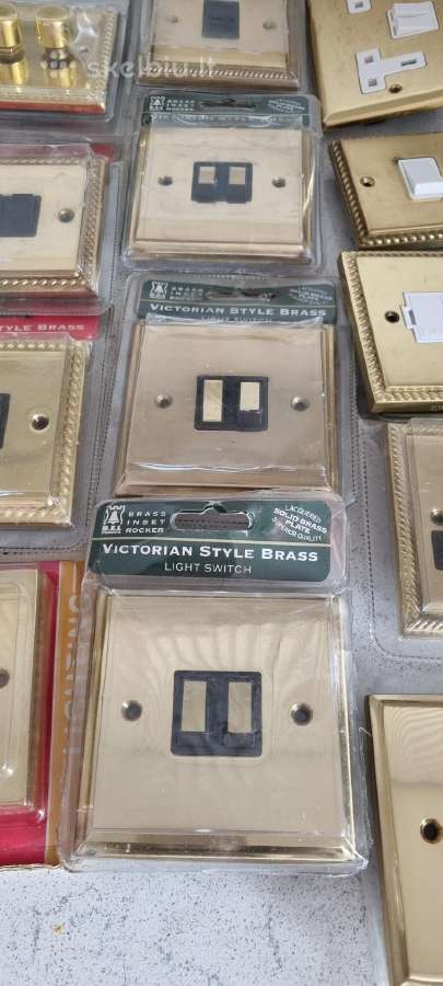Jungtukai / rozetes / Victorian style brass - nuotraukos Nr. 9