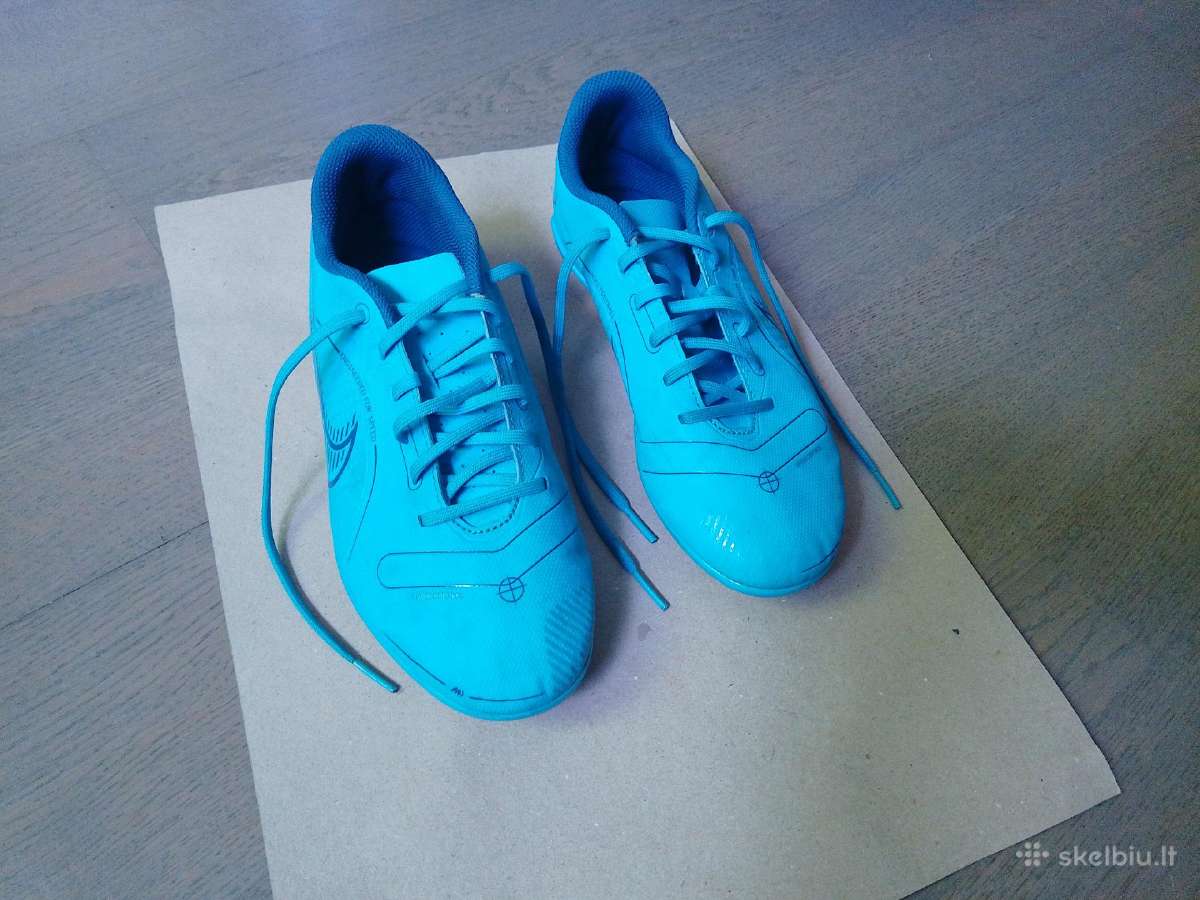 Futbolo bateliai („bucai“) Nike Mercurial