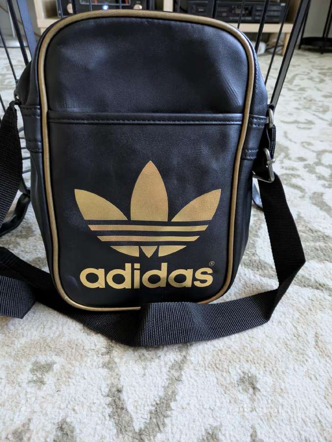 Adidas krepšys per petį