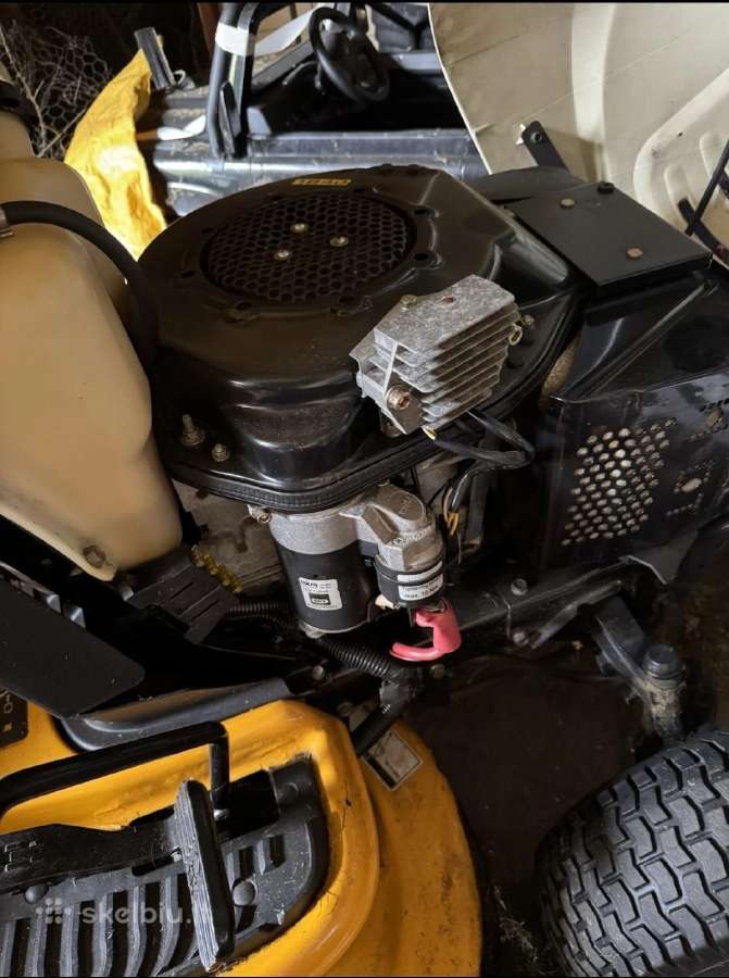 Dizelinis Sodo Traktorius Žoliapjovė Cub Cadet 100 - nuotraukos Nr. 3
