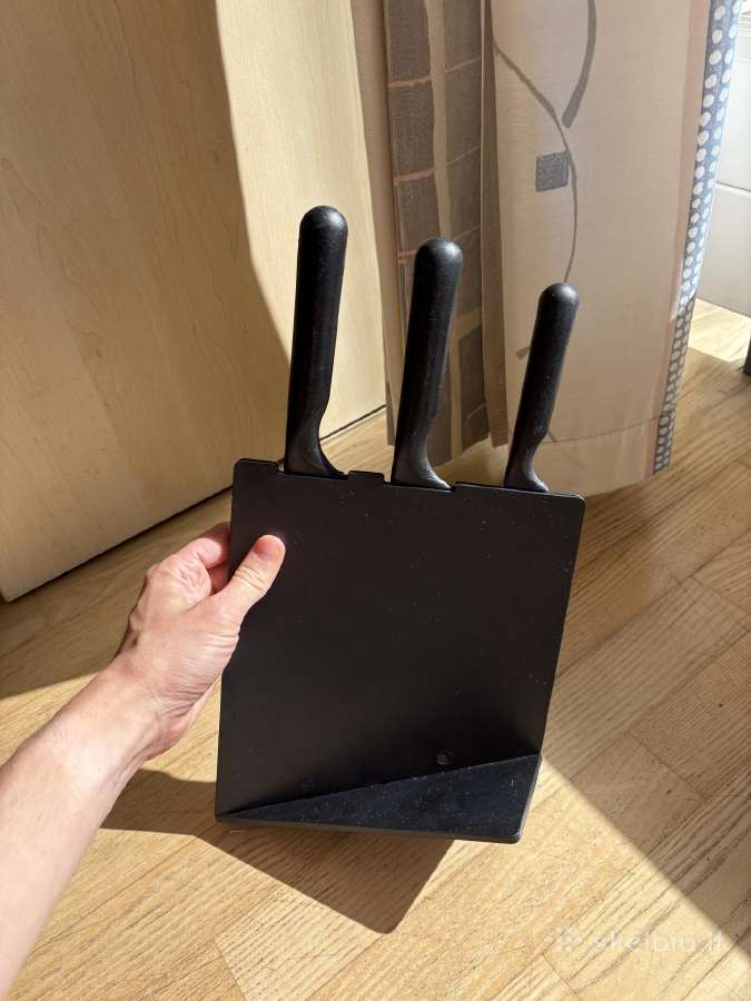 Ikea Jamfora trys peiliai su stovu