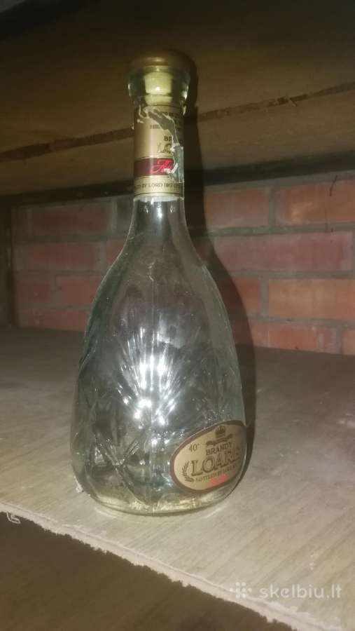 Buteliai vynui.