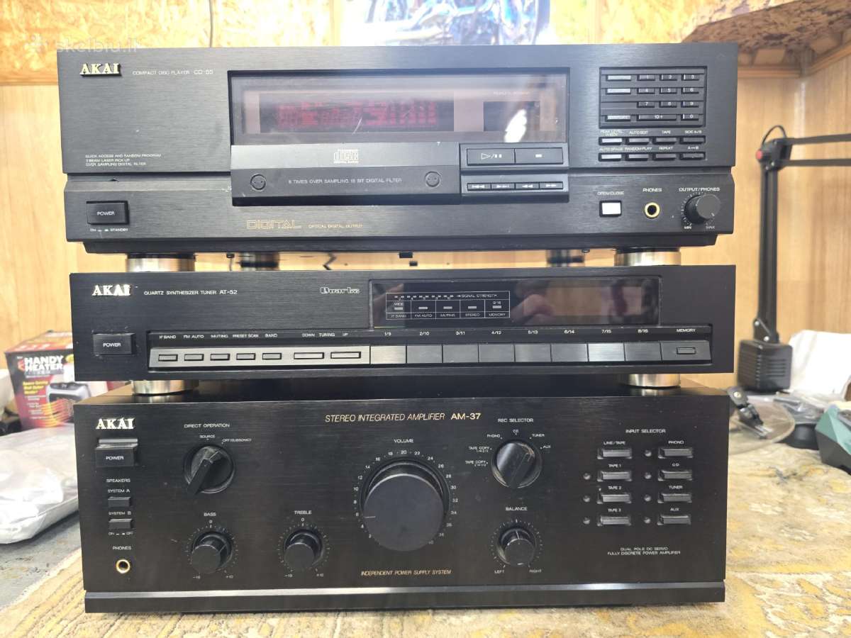 Akai komplektas