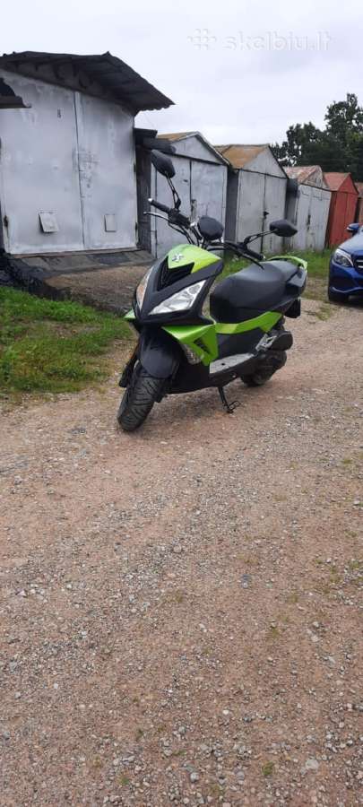 Įvairus motoroleriai