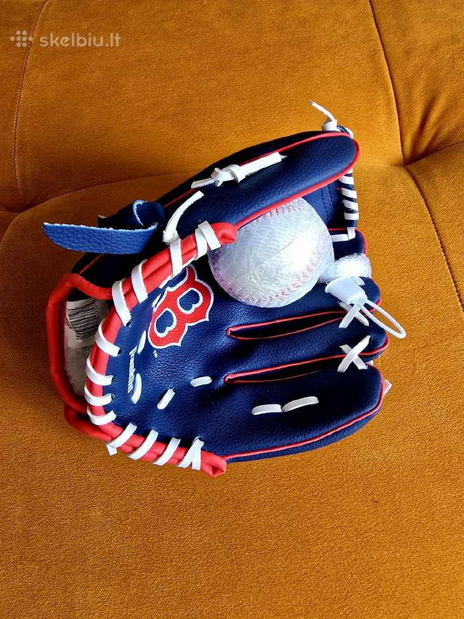 Nauja Boston Red Sox beisbolo pirštinė su kamuoliu