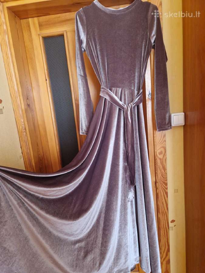 Veliūrinė ilga suknelė