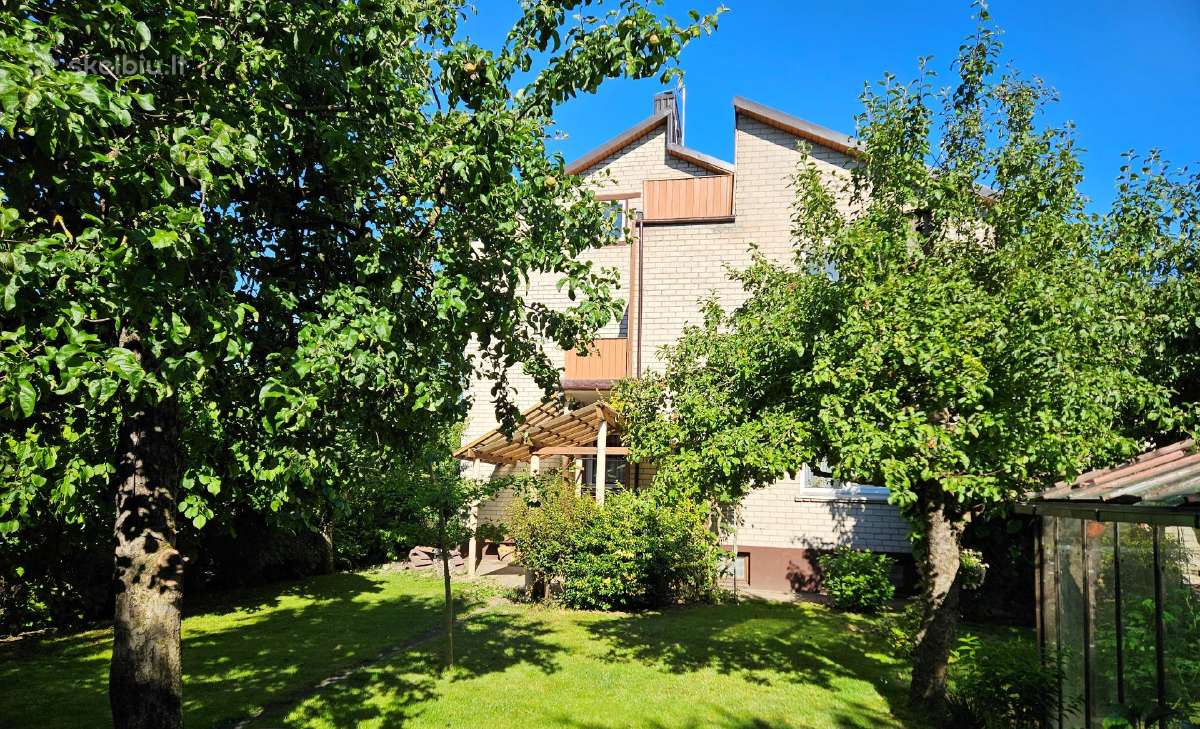 Parduodu namą Kretingoje Vyšnių g. -152000 Eur