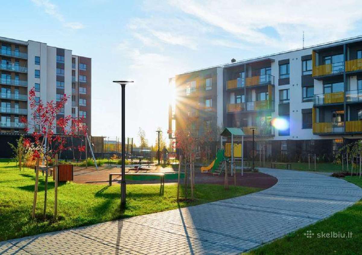 Saulės baterijų kiemo ir gatvės šviestuvai