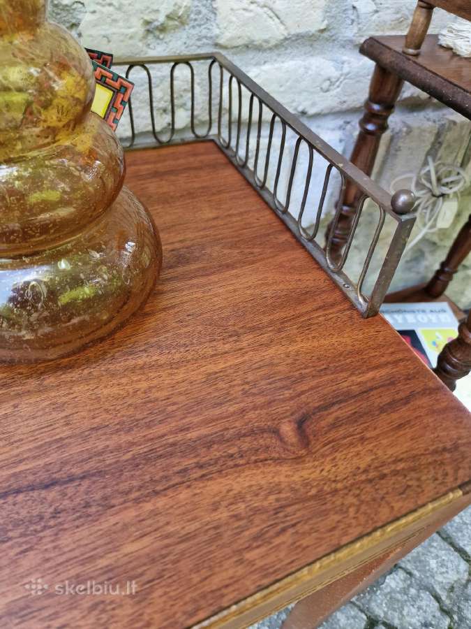 Vintažinis mid century riešutmedžio baro staliukas - nuotraukos Nr. 3