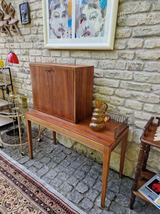 Vintažinis mid century riešutmedžio baro staliukas - nuotraukos Nr. 11