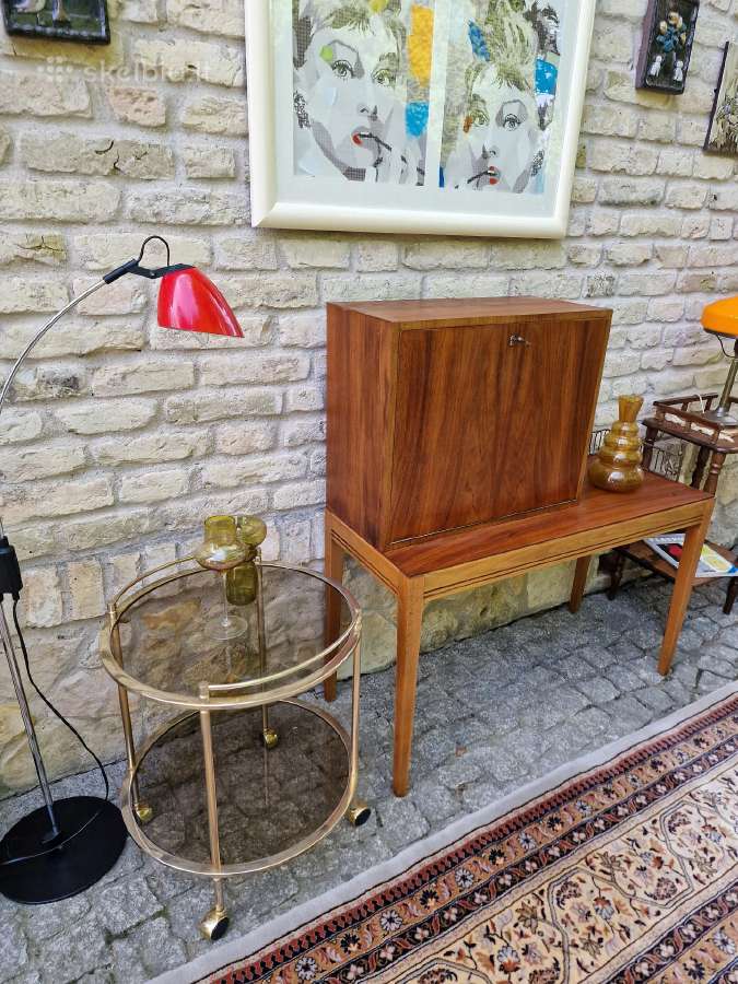 Vintažinis mid century riešutmedžio baro staliukas - nuotraukos Nr. 14