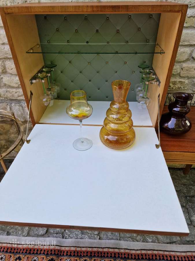 Vintažinis mid century riešutmedžio baro staliukas - nuotraukos Nr. 23