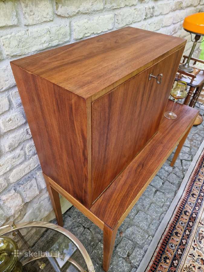 Vintažinis mid century riešutmedžio baro staliukas - nuotraukos Nr. 28