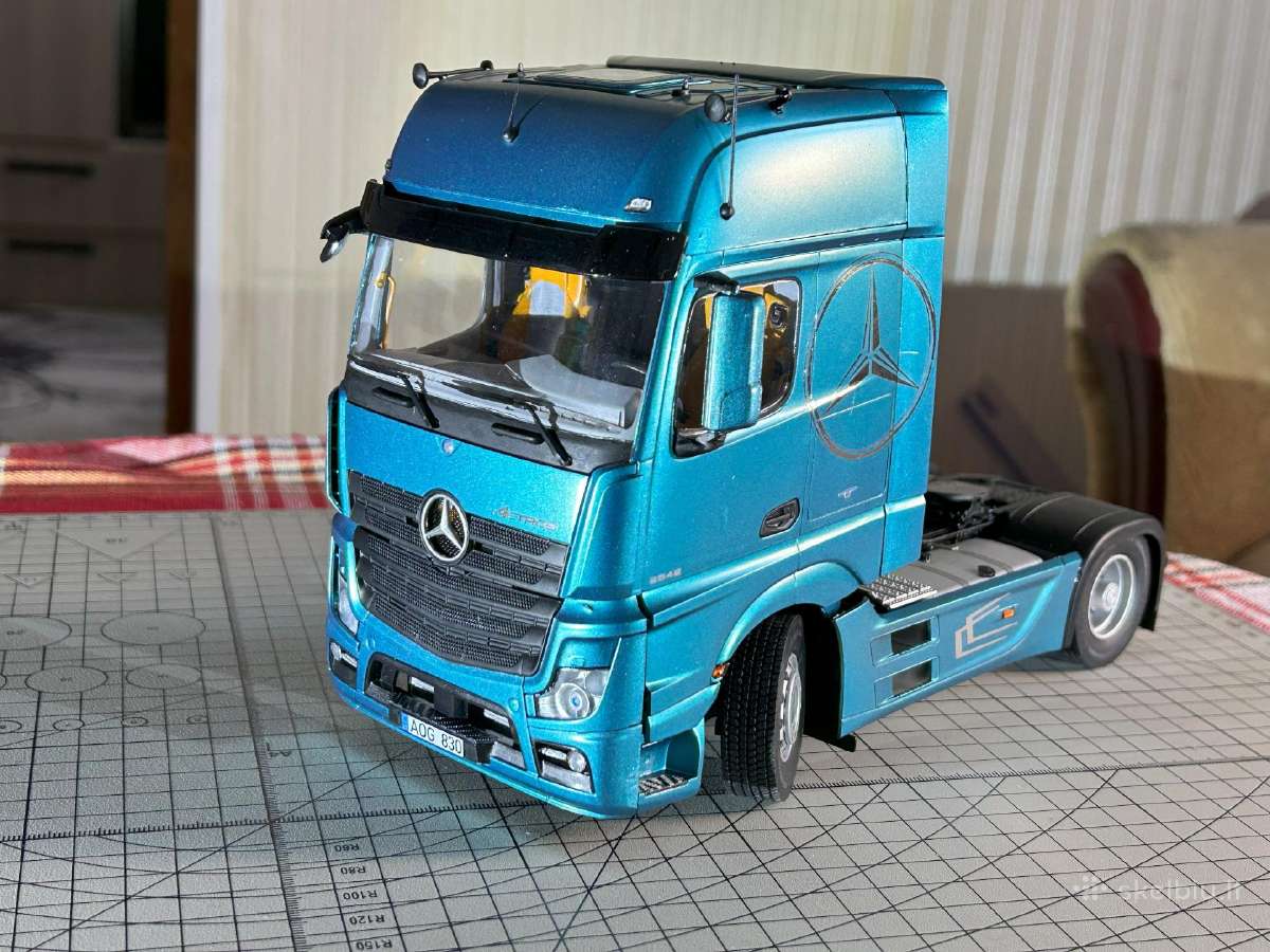 Parduodu vilkiko Mercedes Benz Actros Mp4 modelį.