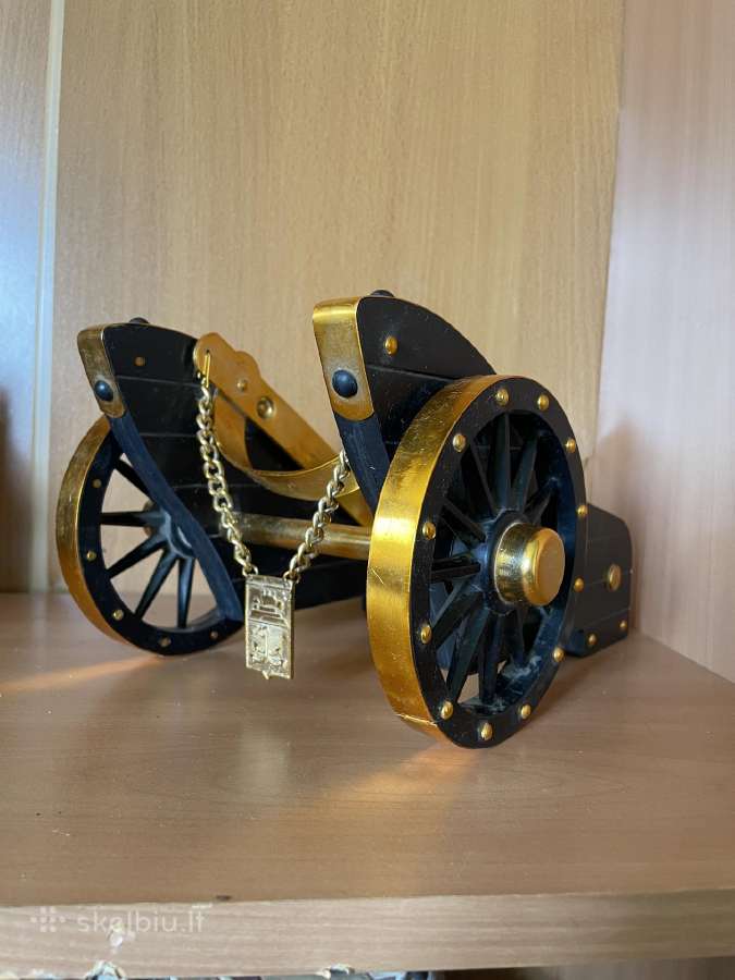 Vintažinis butelių laikyklis
