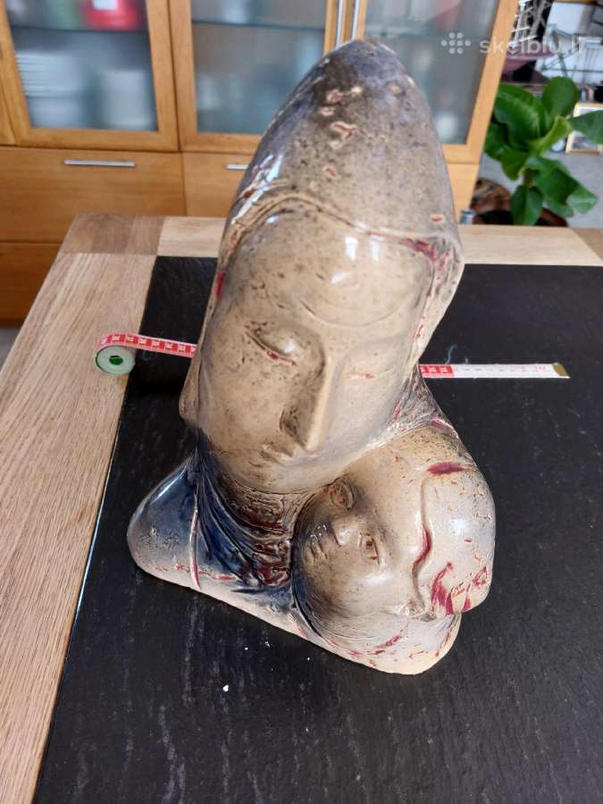 Tamaros Janovos Skulptūra