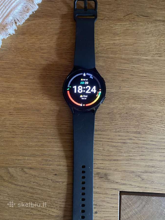 Samsung Galaxy watch 4 (detalėm)