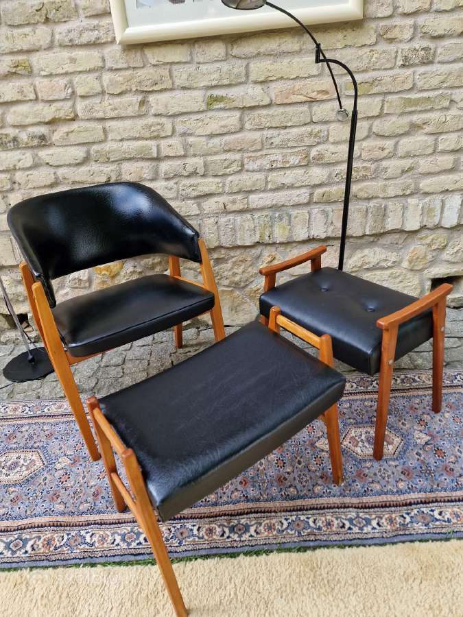 Vintažinis mid century odinis krėslas ir pufai - nuotraukos Nr. 2