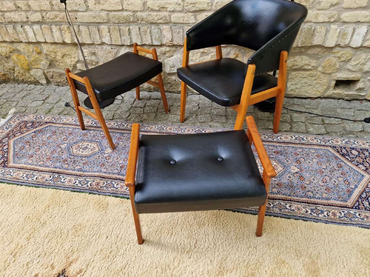 Vintažinis mid century odinis krėslas ir pufai - nuotraukos Nr. 3