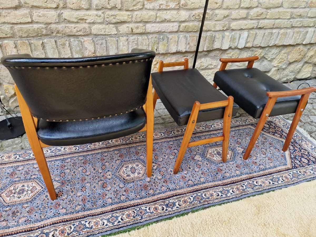 Vintažinis mid century odinis krėslas ir pufai - nuotraukos Nr. 17