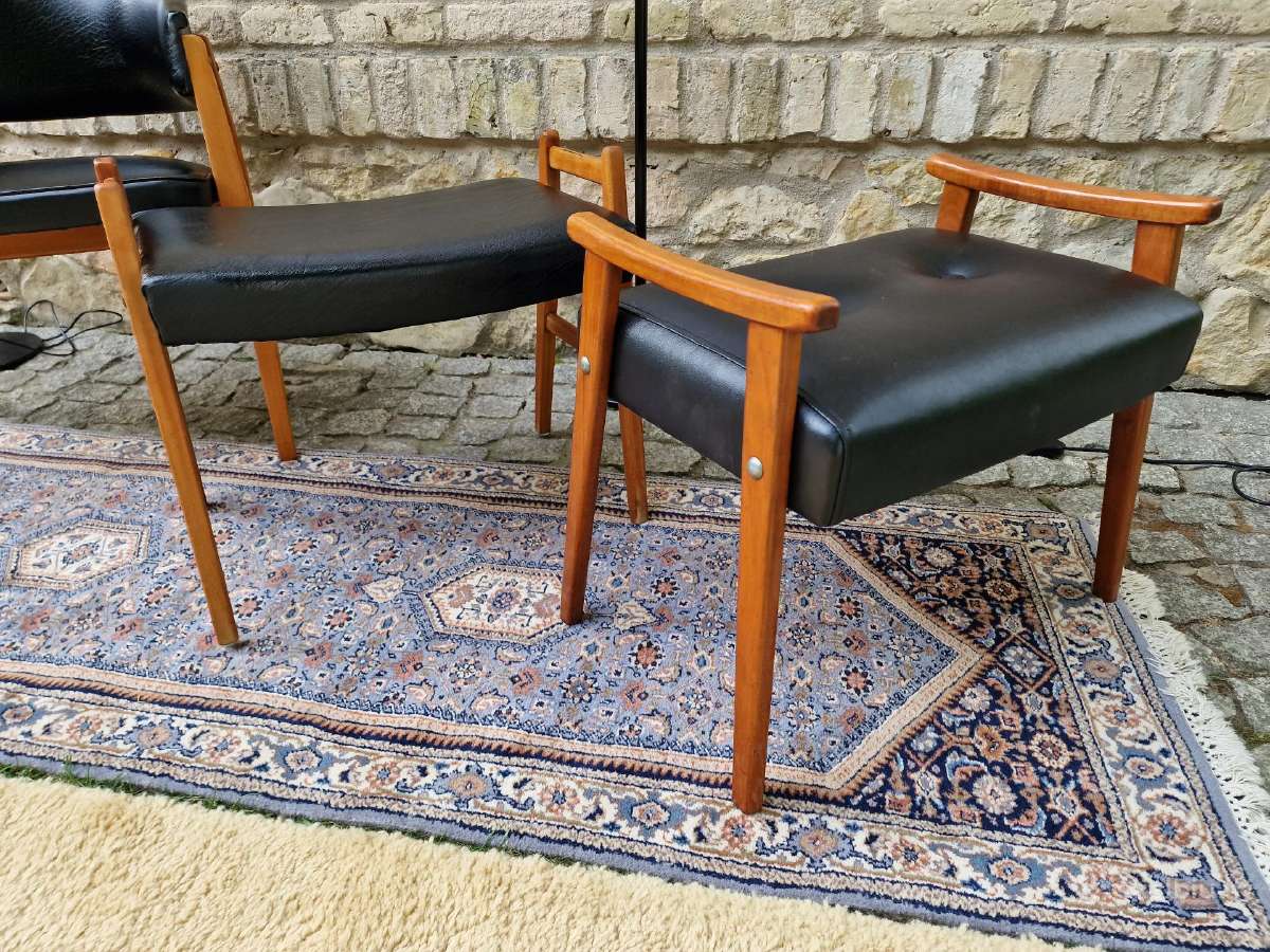 Vintažinis mid century odinis krėslas ir pufai - nuotraukos Nr. 24