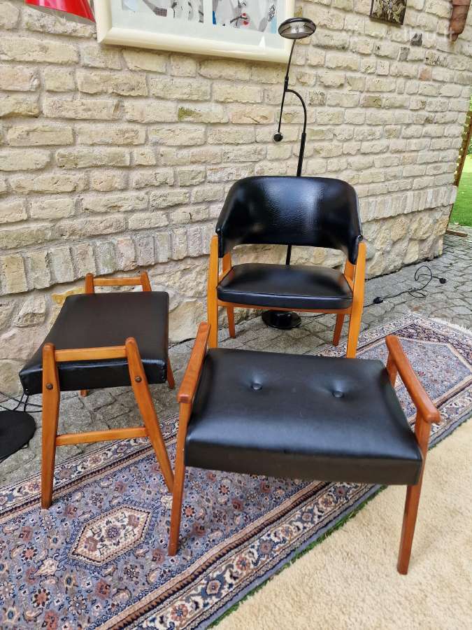 Vintažinis mid century odinis krėslas ir pufai - nuotraukos Nr. 32