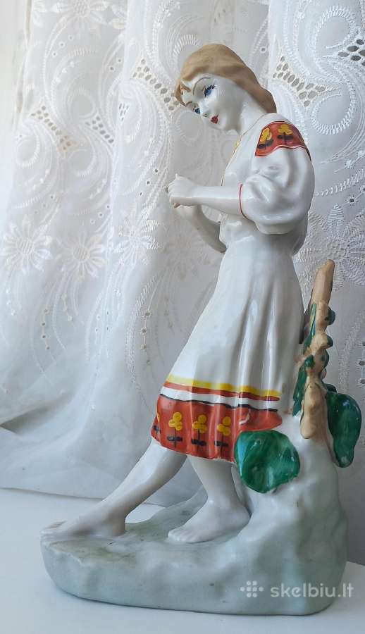 Polonne statulėlė " Myli, nemyli "