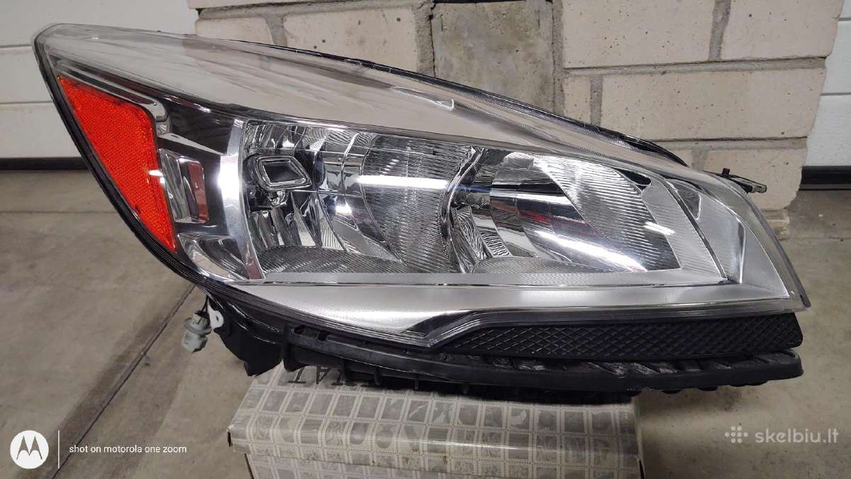 Ford Escape III priekinis dešinys žibintas - nuotraukos Nr. 2