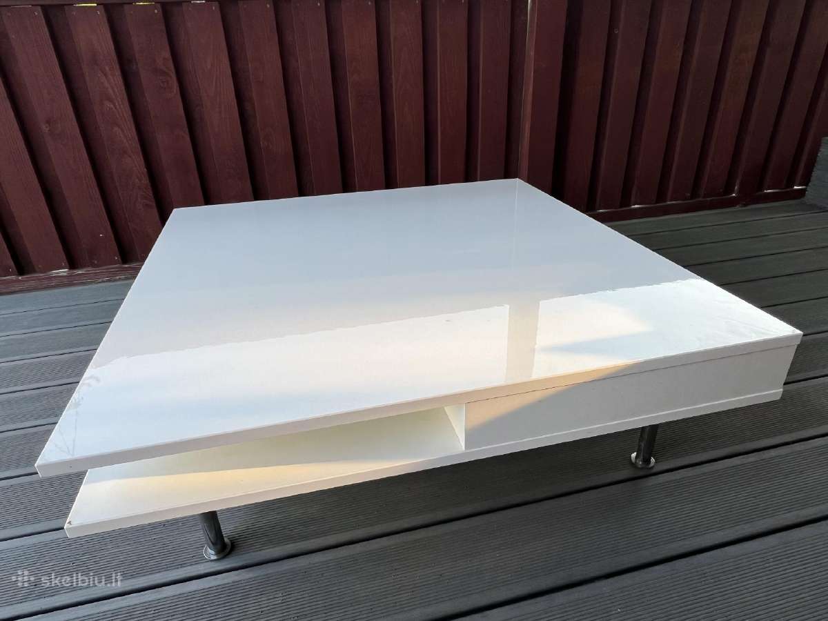 Ikea kavos ir žurnalinis staliukas