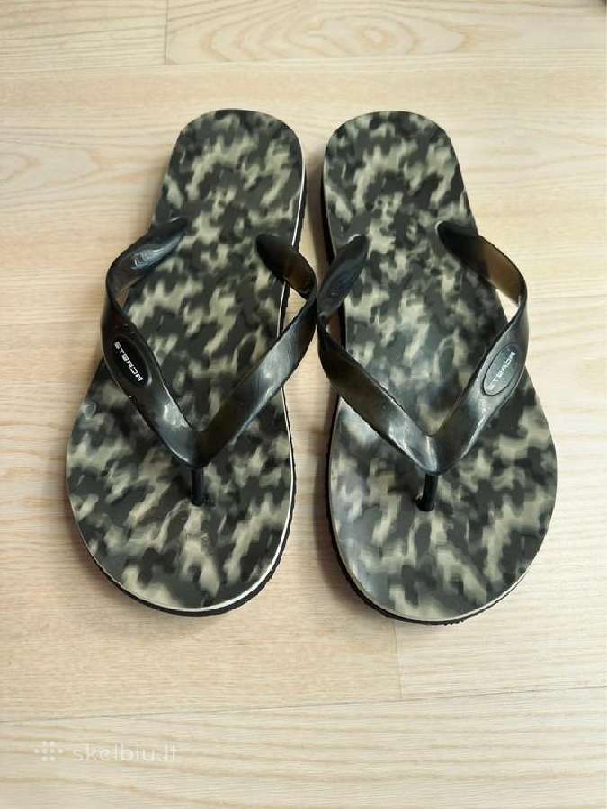 Baseino šlepetės per pirštą (flip - flop)