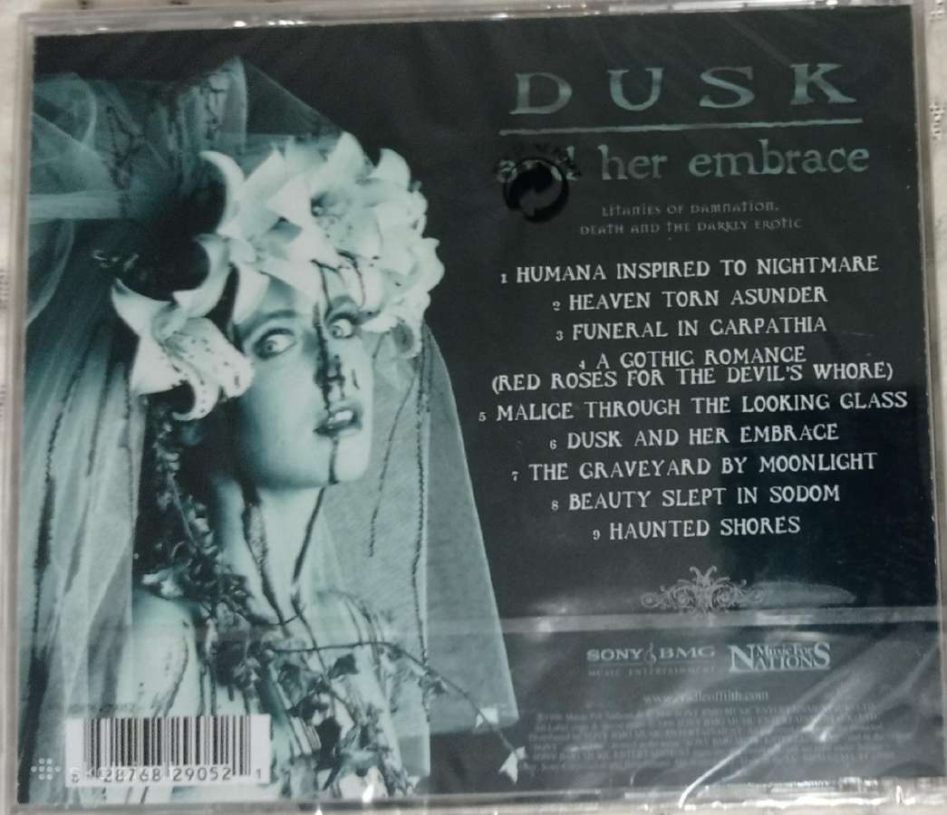 Cradle Of Filth - Dusk and Her Embrace - nuotraukos Nr. 2