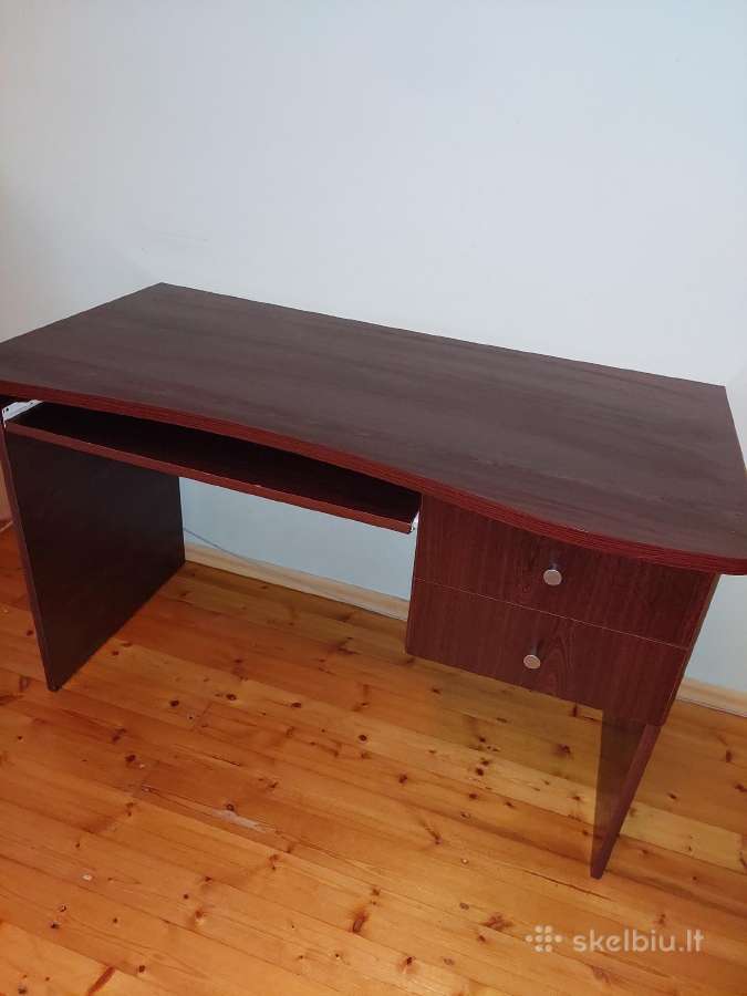 Rašomas stalas