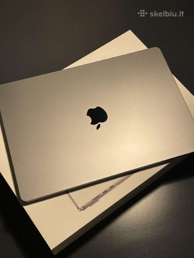 MacBook Air M3 (2024)