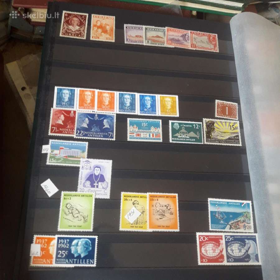 Parduodu albuma su pasto zenklais