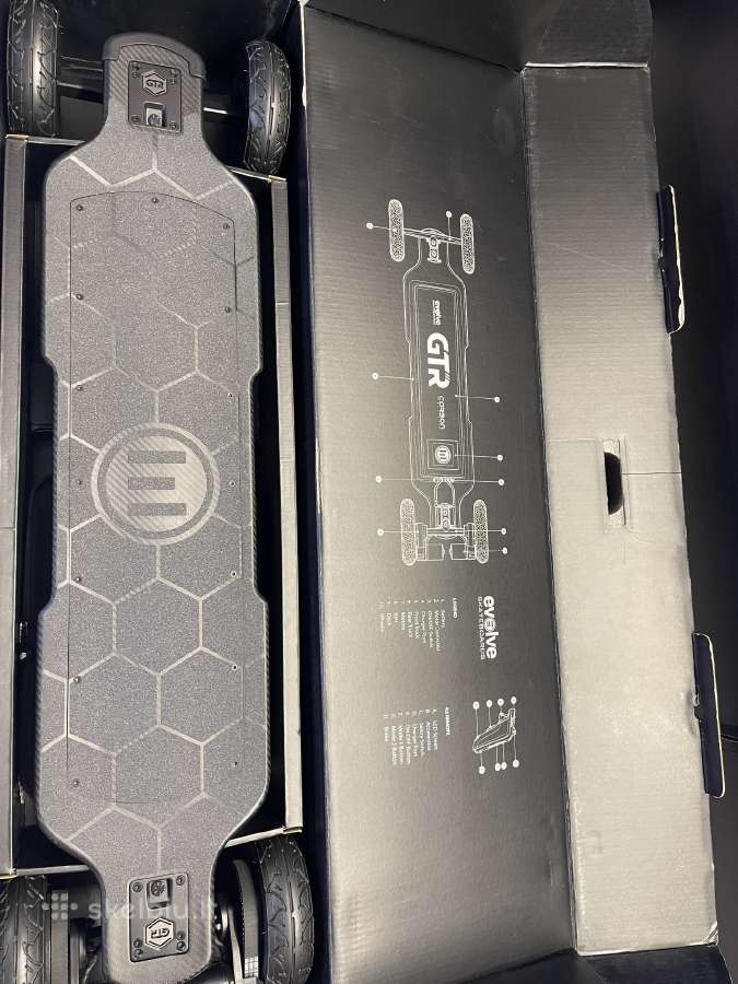 Nauja Evolve Gtr Carbon At Elektrinė riedlentė