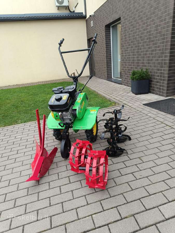 Motoblokas, kultivatorius su palėtintoju ir pried.