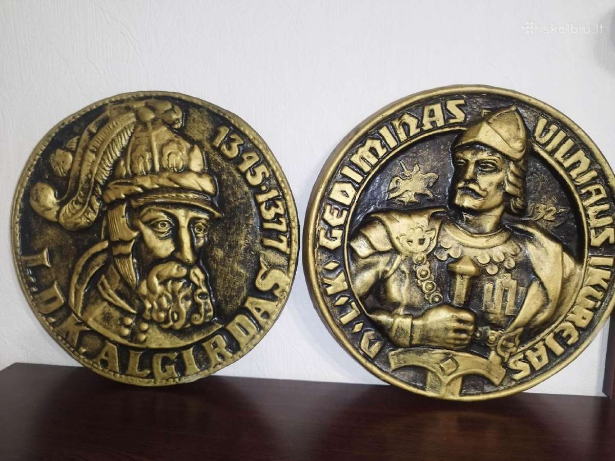 Parduodu istorinius gipsinius bareljefus